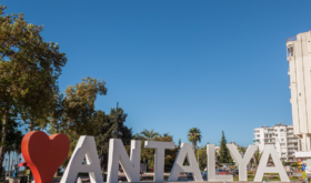 Antalya’da Araç Kiralama Neden Tercih Edilir?